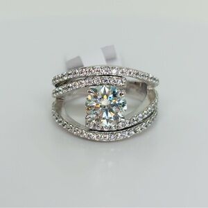 3.11ct MOISSANITE Ring size 7